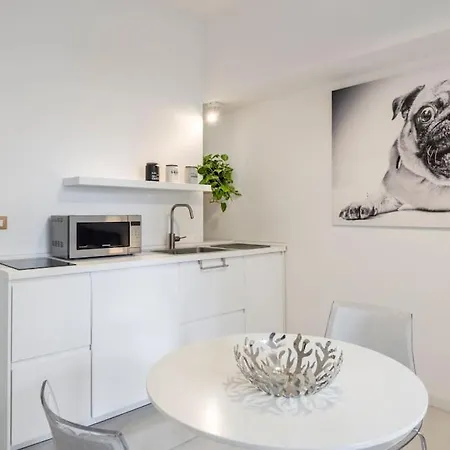 Apartment Nuovo - Bellissimo In Centro Citta Milan